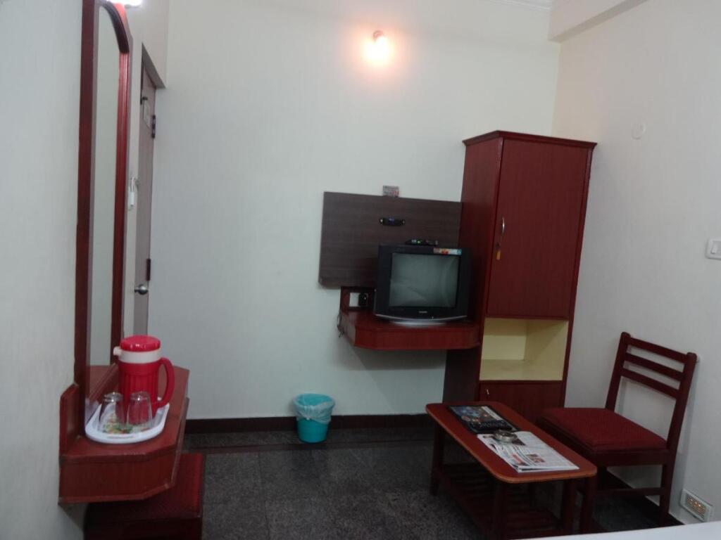 Пудучерри: Hotel Sri Sabthagiri