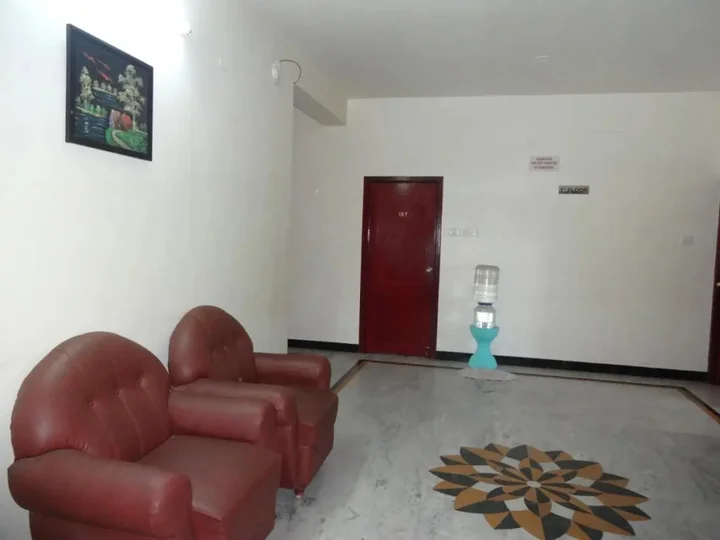 Пудучерри: Hotel Sri Sabthagiri