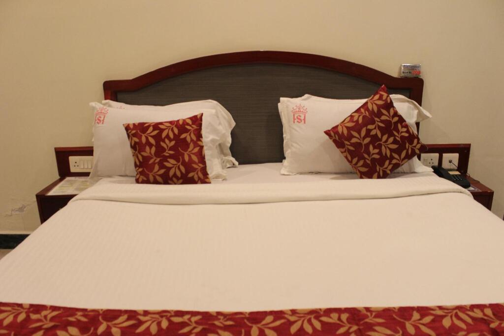Пудучерри: Hotel Sri Sabthagiri