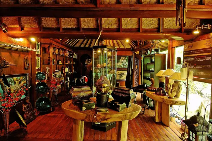 Ачрол: The Tree House Resort