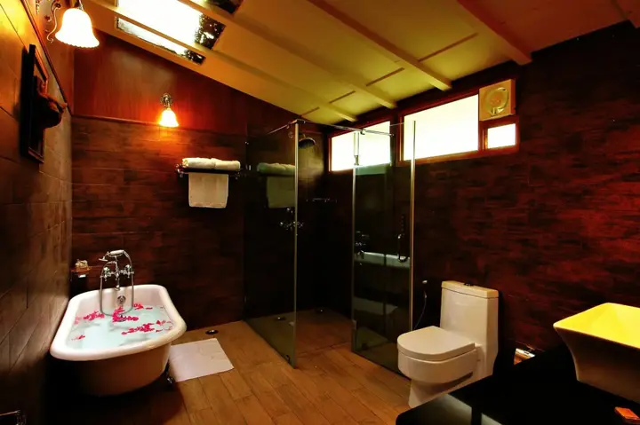 Ачрол: The Tree House Resort