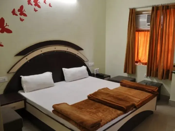Лудхиана: Hotel Pukhraj