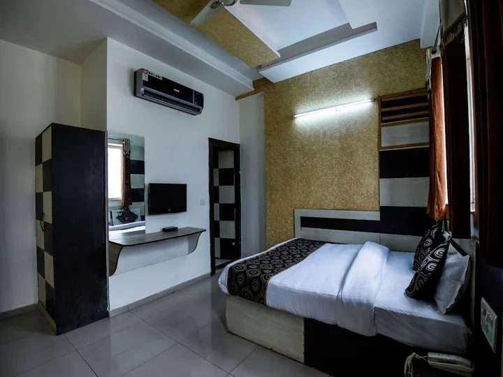 Агра: OYO 15769 Hotel Alpine Inn