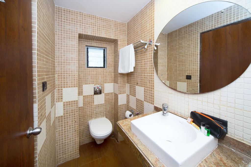 Колката: Hotel Bhammar's Inn- A Pure Veg