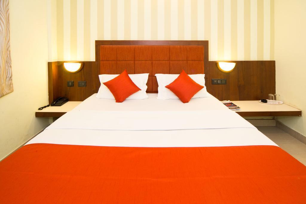 Колката: Hotel Bhammar's Inn- A Pure Veg