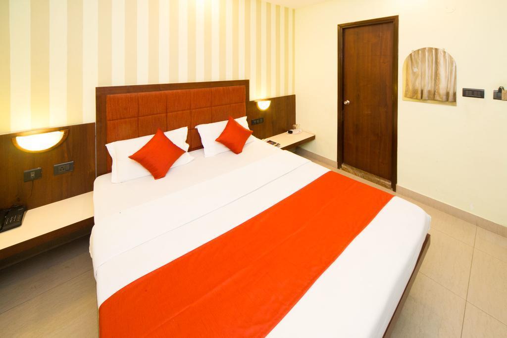 Колката: Hotel Bhammar's Inn- A Pure Veg