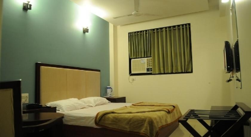 Ахмедабад: Hill Park Inn