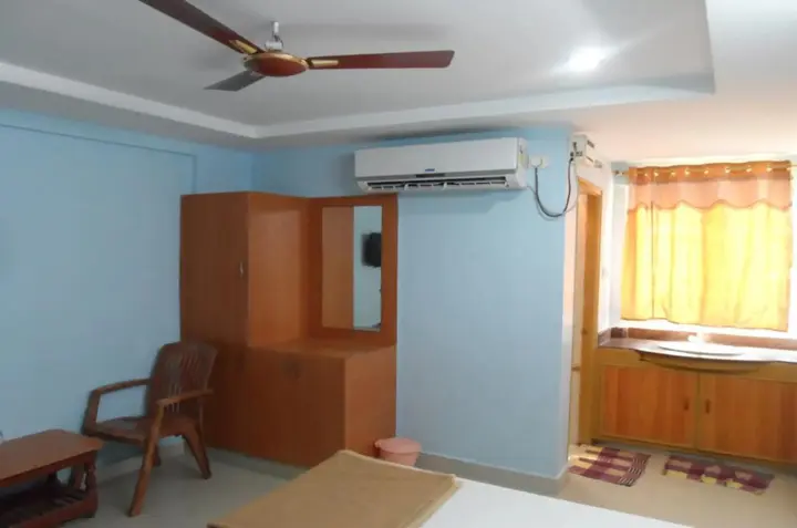Тирупати: KVP Residency