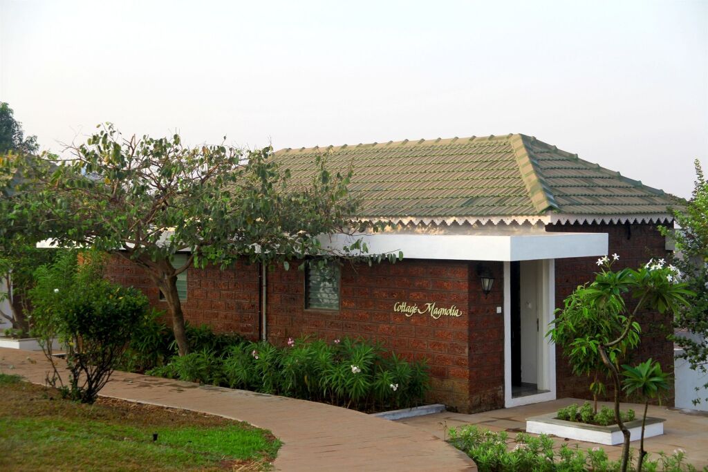 Даполи: The Fern Samali Resort Dapoli, Series by Marriott
