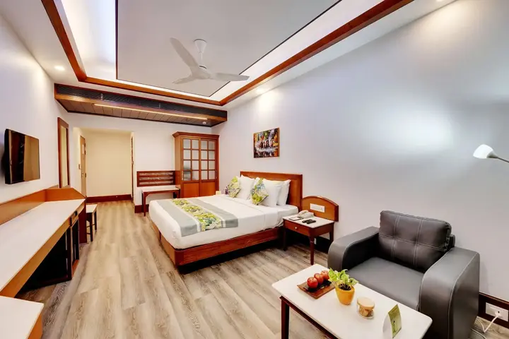 Пуна: E-Square The Fern Pune, Series by Marriott