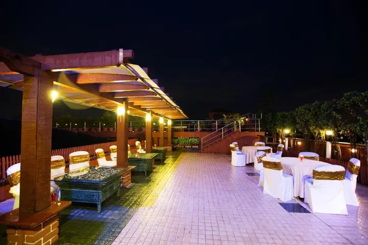 Пуна: E-Square The Fern Pune, Series by Marriott