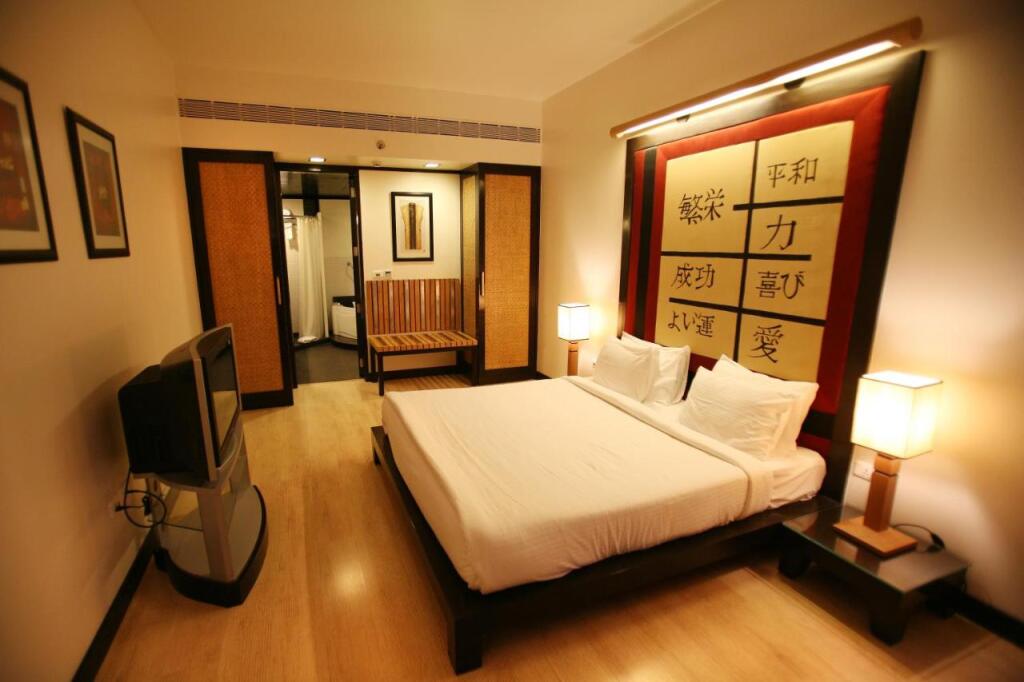 Пуна: E-Square The Fern Pune, Series by Marriott