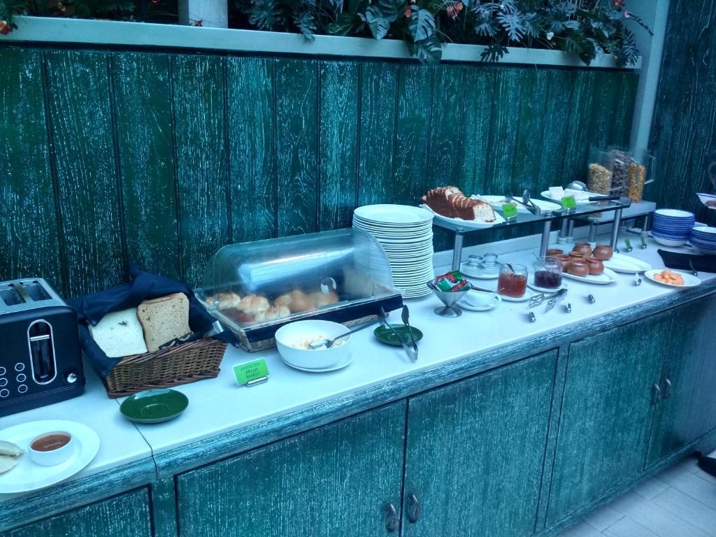 Пуна: E-Square The Fern Pune, Series by Marriott