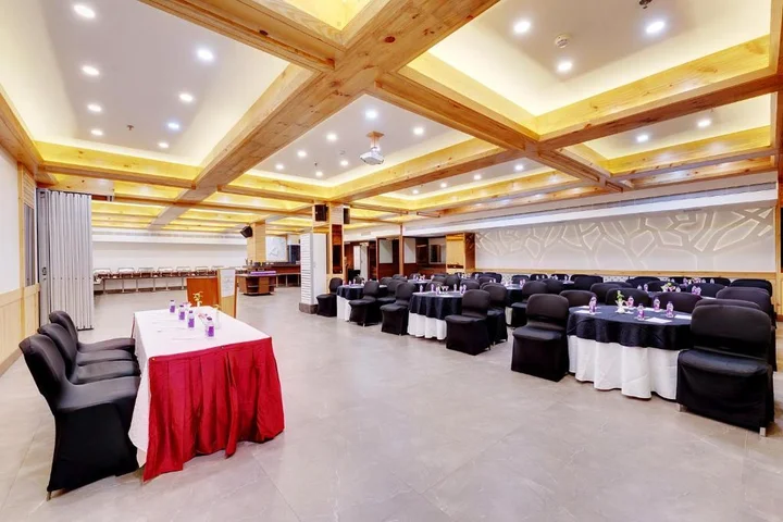Пуна: E-Square The Fern Pune, Series by Marriott