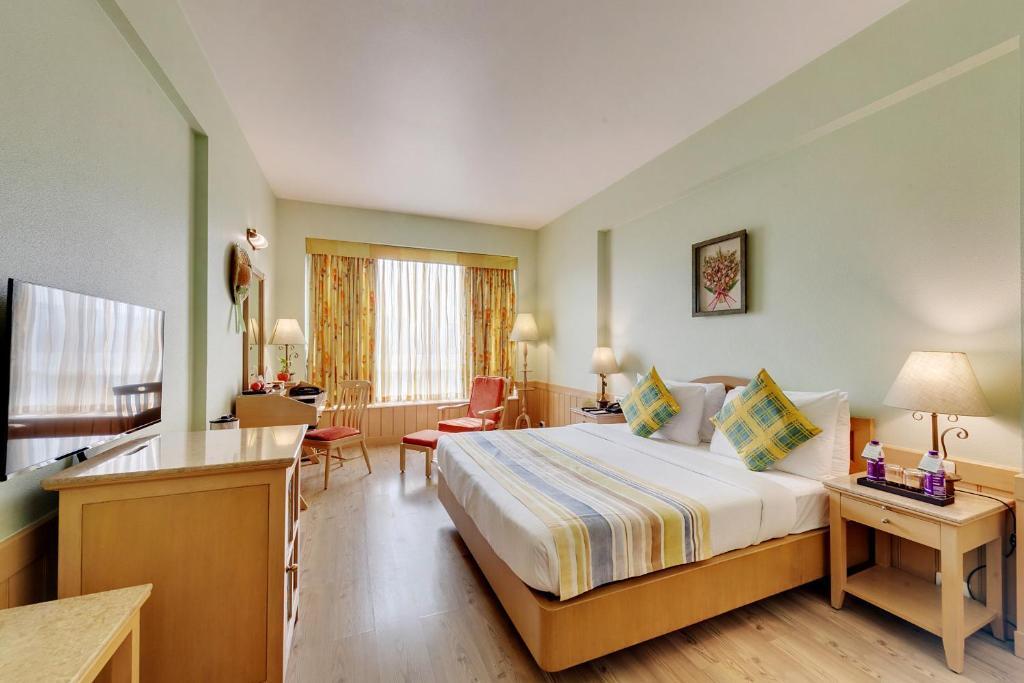 Пуна: E-Square The Fern Pune, Series by Marriott