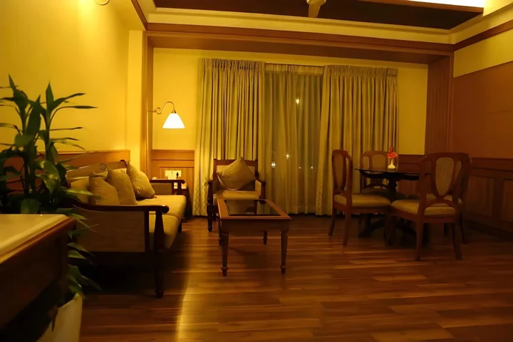 Атирапалли: Hotel Airlink Castle