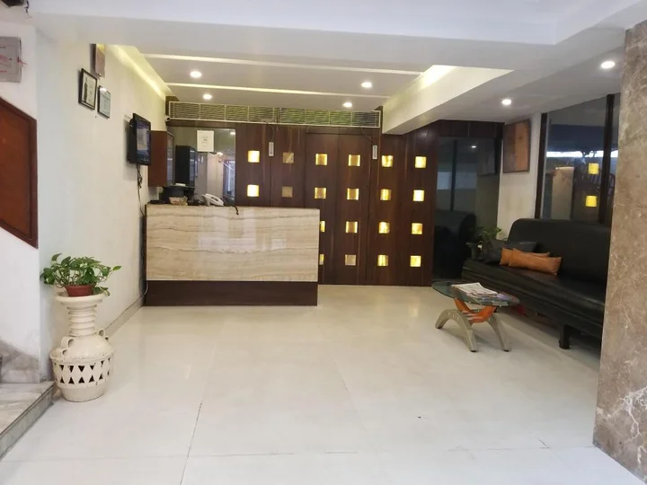 Колката: Roland Hotel
