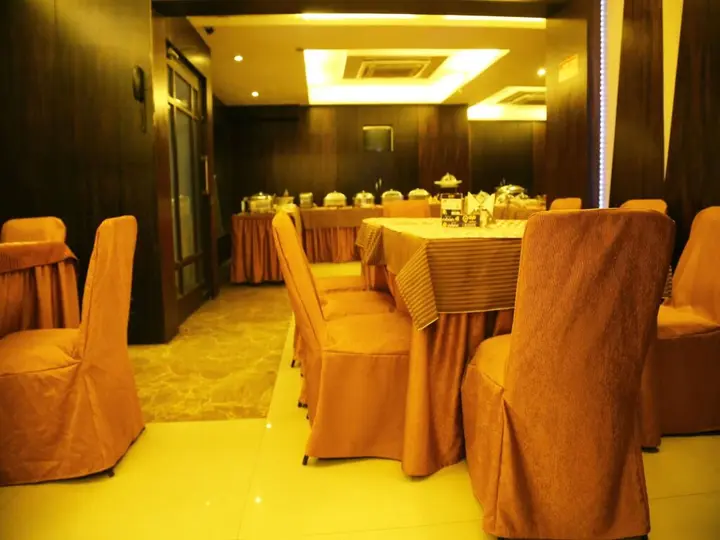 Колката: Roland Hotel