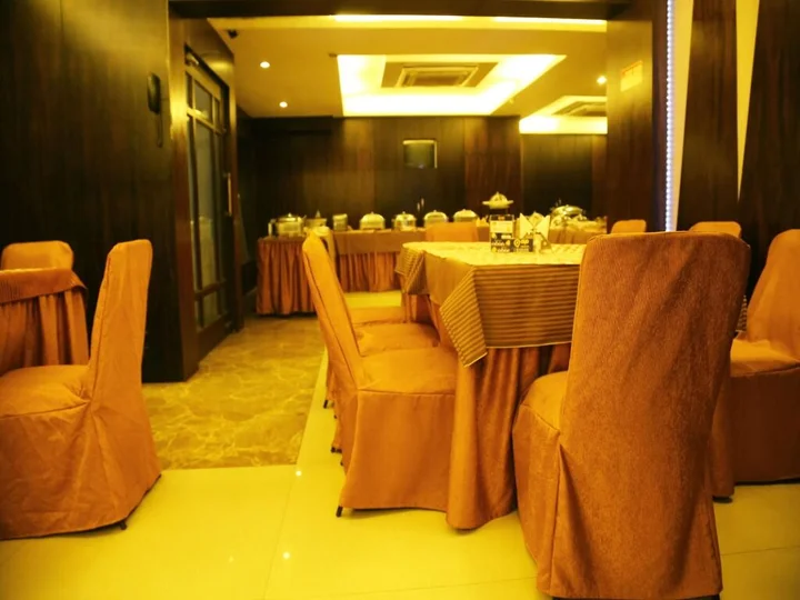 Колката: Roland Hotel