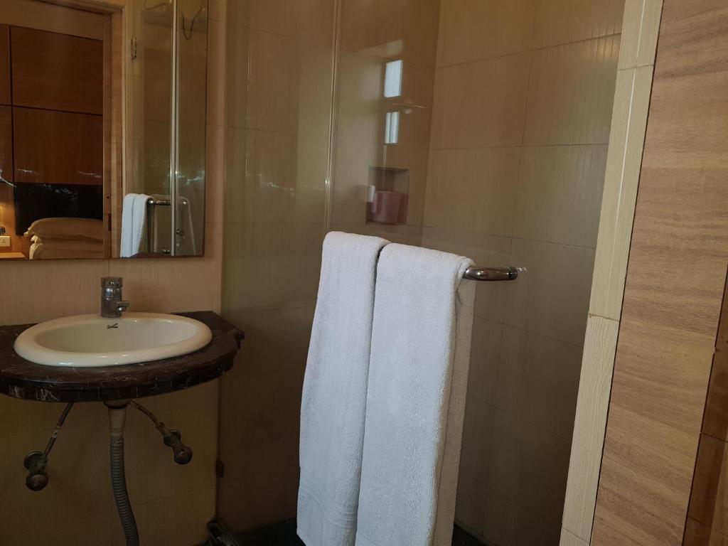 Колката: Roland Hotel