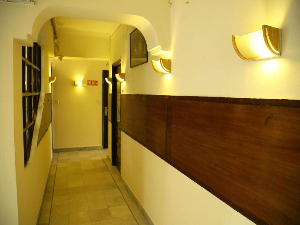 Колката: Roland Hotel