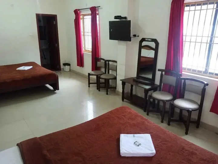 Кодайканал: RJ Inn Hotel