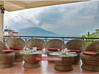 Пеллинг: Summit Newa Regency