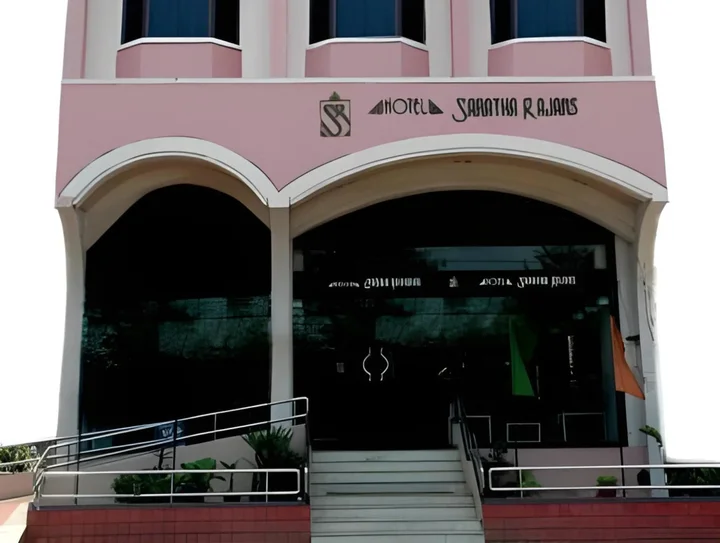 Мадурай: Hotel Saratharajans