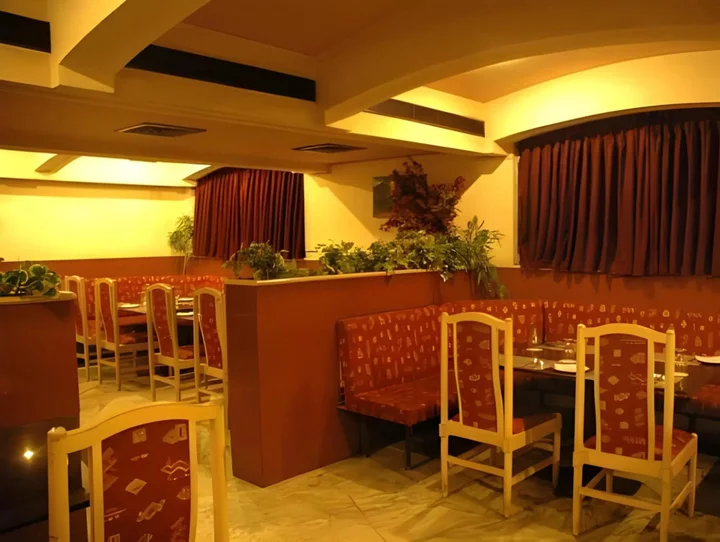 Мадурай: Hotel Saratharajans
