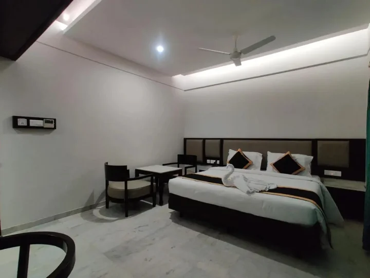 Мадурай: Hotel Saratharajans