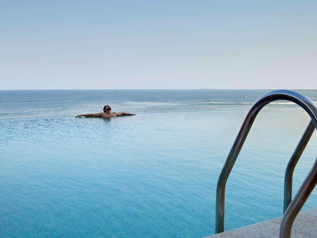 Висакхапатнам: Novotel Visakhapatnam Varun Beach Hotel