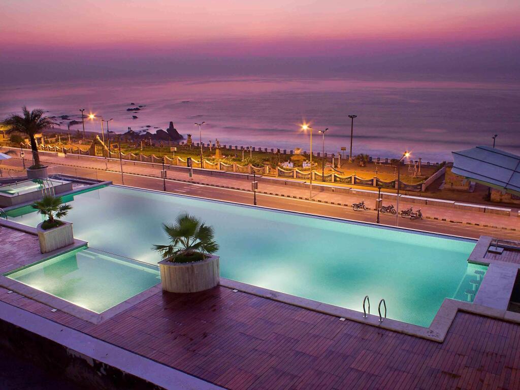 Висакхапатнам: Novotel Visakhapatnam Varun Beach Hotel
