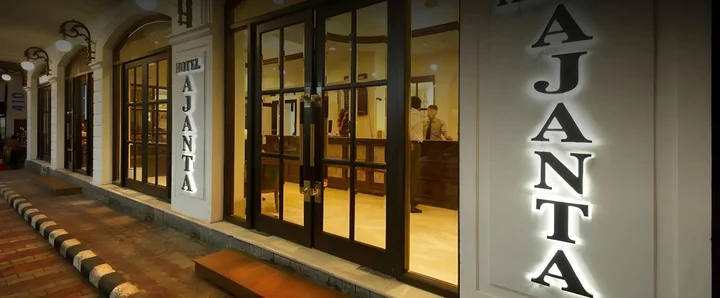 Мумбаи: Hotel Ajanta Juhu near Juhu Beach