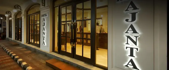 Мумбаи: Hotel Ajanta Juhu near Juhu Beach