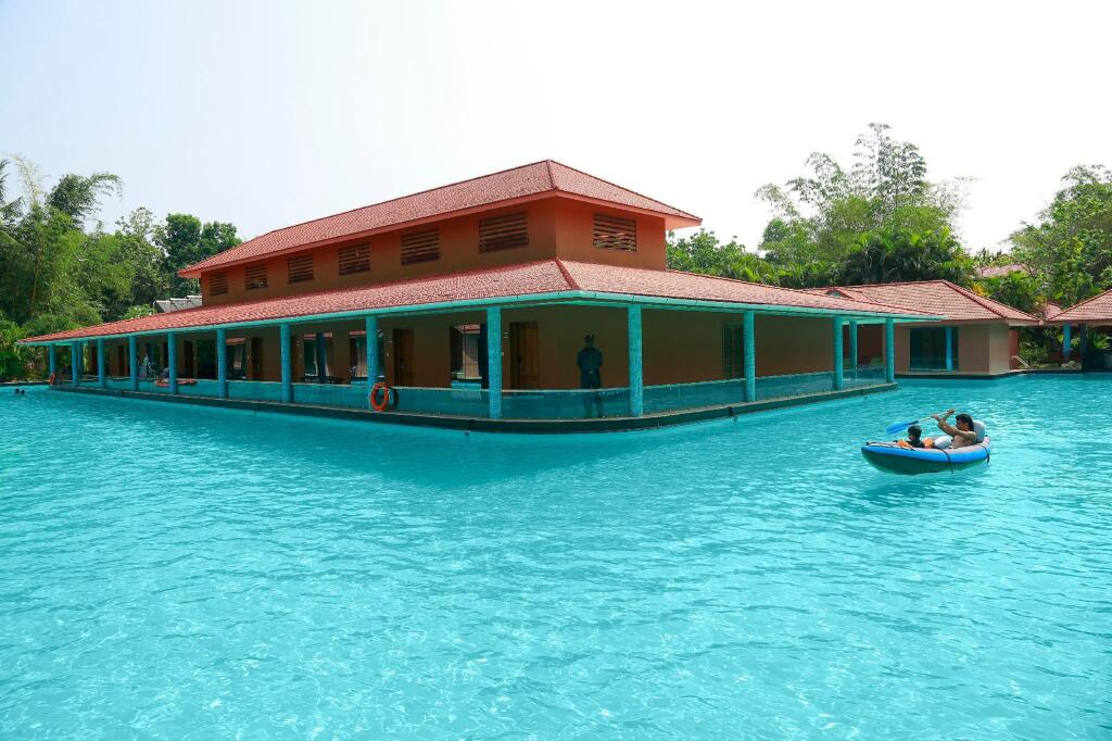Недумбассери: Saj Earth Resort