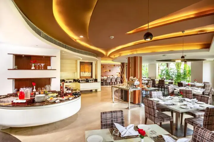 Недумбассери: Flora Airport Hotel and Convention Centre Kochi
