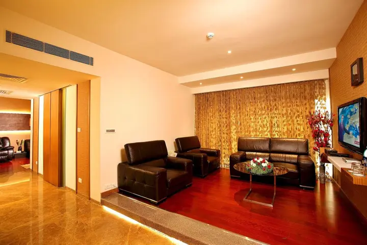 Недумбассери: Flora Airport Hotel and Convention Centre Kochi