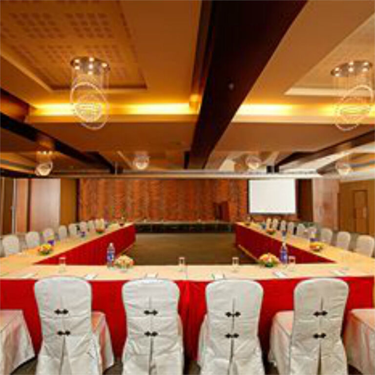 Недумбассери: Flora Airport Hotel and Convention Centre Kochi