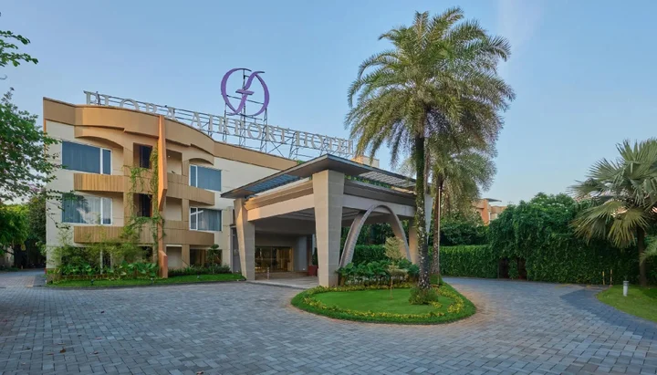 Недумбассери: Flora Airport Hotel and Convention Centre Kochi