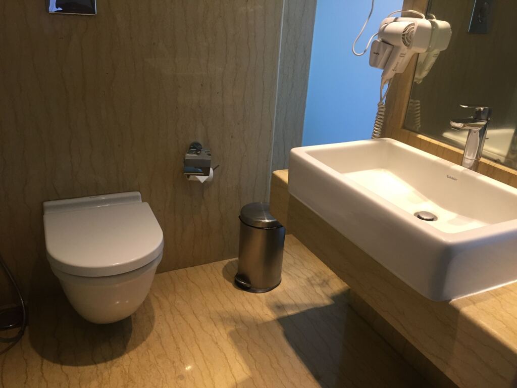 Недумбассери: Flora Airport Hotel and Convention Centre Kochi