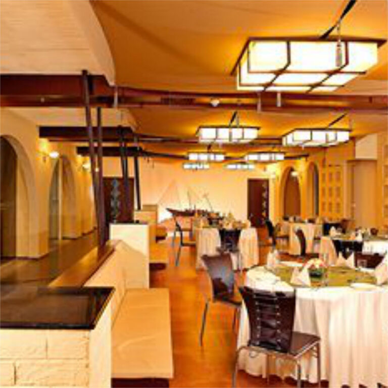 Недумбассери: Flora Airport Hotel and Convention Centre Kochi