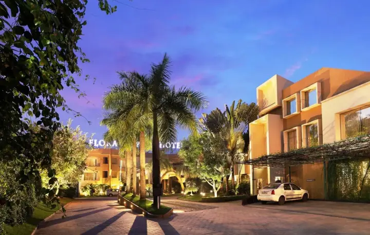 Недумбассери: Flora Airport Hotel and Convention Centre Kochi