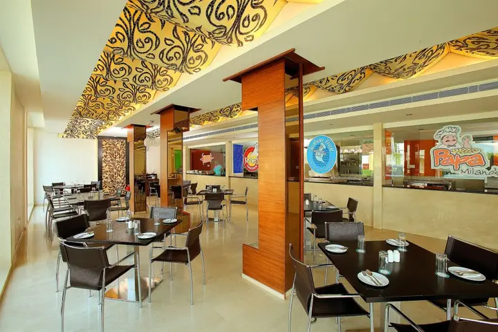 Недумбассери: Flora Airport Hotel and Convention Centre Kochi