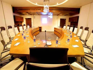 Недумбассери: Flora Airport Hotel and Convention Centre Kochi