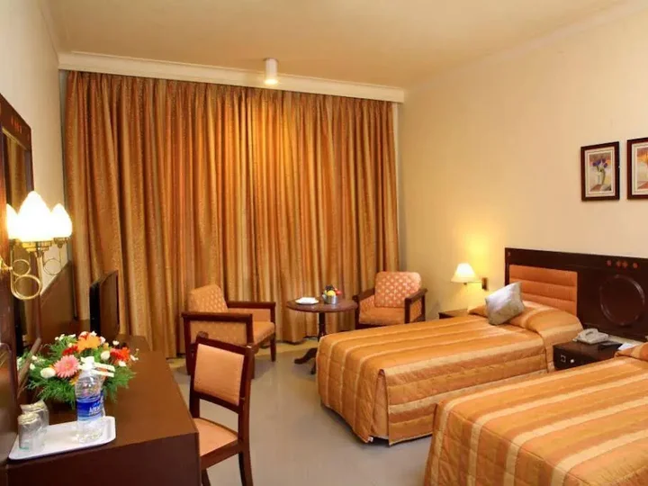 Солагампатти: Sangam Hotel in Thanjavur