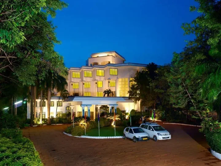 Солагампатти: Sangam Hotel in Thanjavur