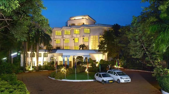 Солагампатти: Sangam Hotel in Thanjavur