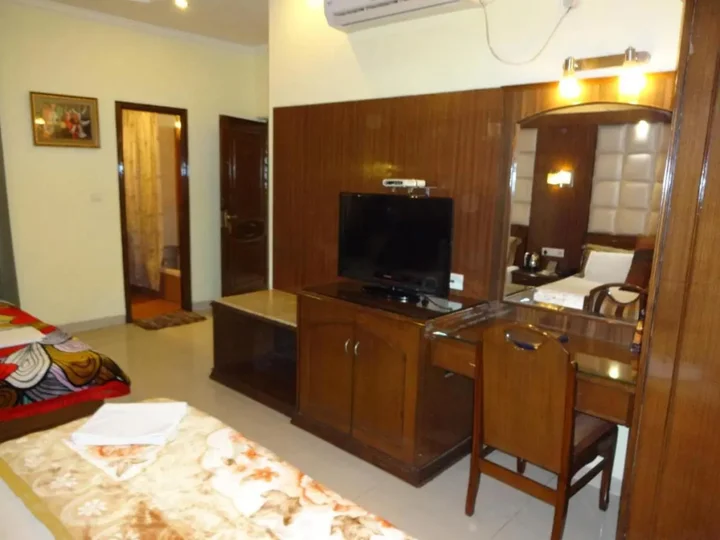 Амритсар: Hotel CJ International