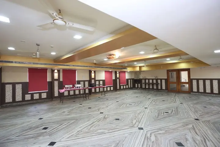 Бхубанешвар: OYO 3553 Nayapalli