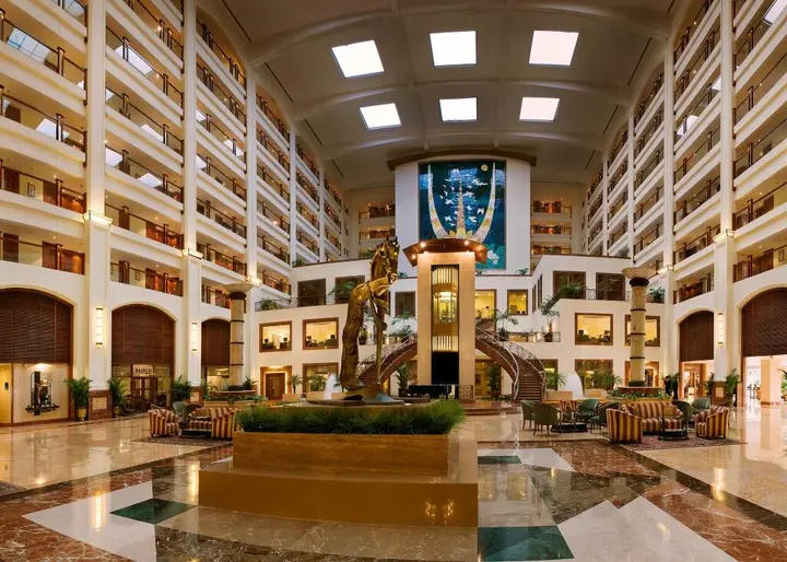 Мумбаи: The LaLiT Mumbai